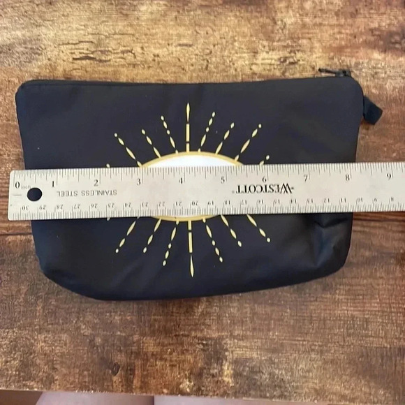 ❤️ NEW 2/$20 or 3/$25 Black Evil Eye Graphic Makeup Travel Bag Cosmetics - Picture 3 of 4